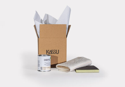 Maintenance kit for oiled furniture